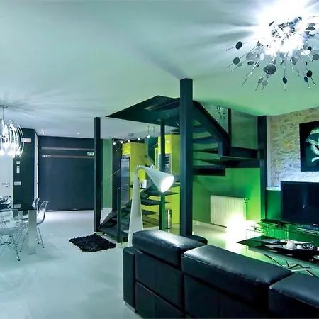 4 Bedrooms House With Spa And Furnished Terrace At Pradena
