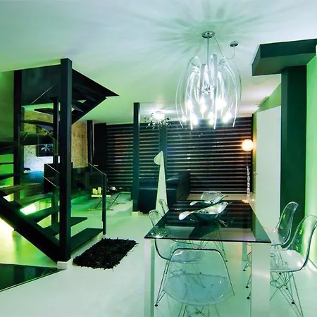 4 Bedrooms House With Spa And Furnished Terrace At Pradena Dom wakacyjny *