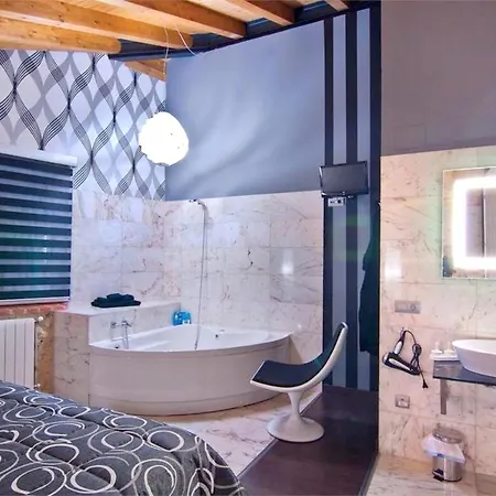 Dom wakacyjny 4 Bedrooms House With Spa And Furnished Terrace At Pradena *