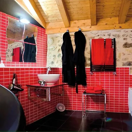 Dom wakacyjny 4 Bedrooms House With Spa And Furnished Terrace At Pradena Prádena