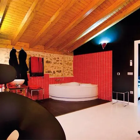 Dom wakacyjny 4 Bedrooms House With Spa And Furnished Terrace At Pradena Prádena